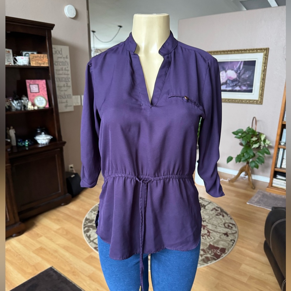 Speed Limit purple 3/4 roll tab sleeves Vneck blouse-size M
